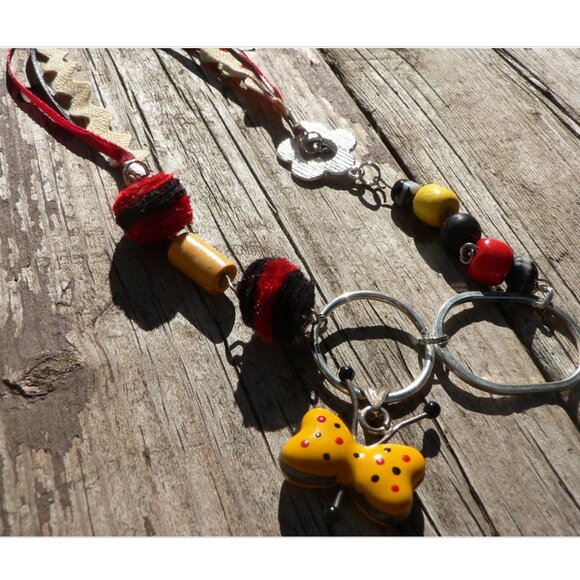 CREATION - Butterfly short necklace ribbon beads - yellow red black - Picture 2 of 5